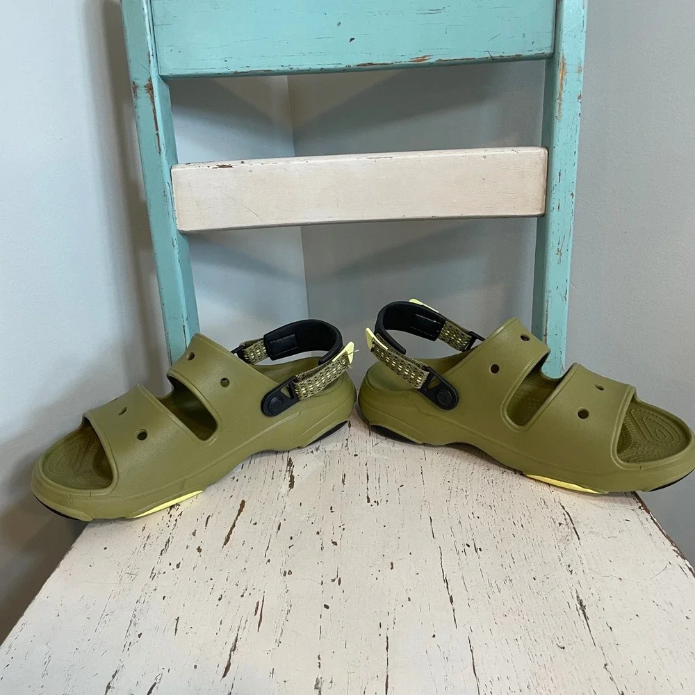 Crocs Classic All-Terrain Sandal Mens 11 Olive Green Adjustable Turbo Strap